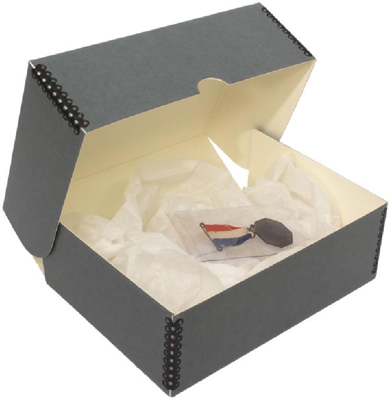 Heirloom clamshell box 8 product genfair